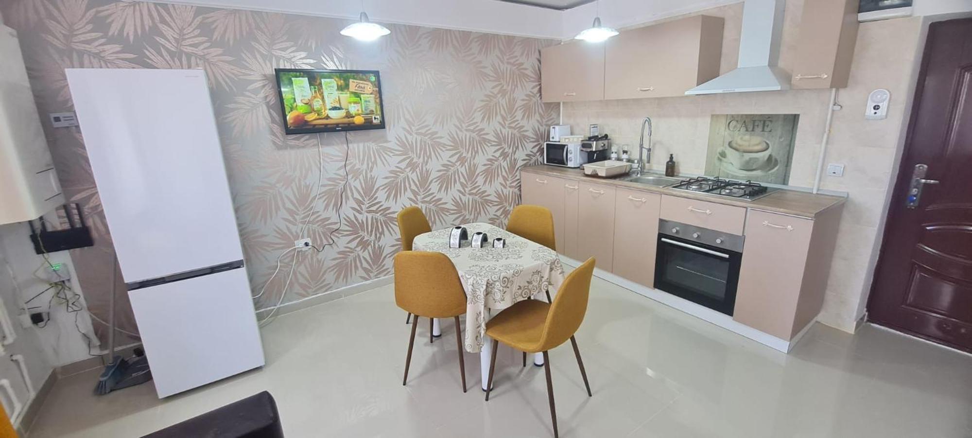 Cosy 2 Bedroom Apartment In New Town Braşov Extérieur photo