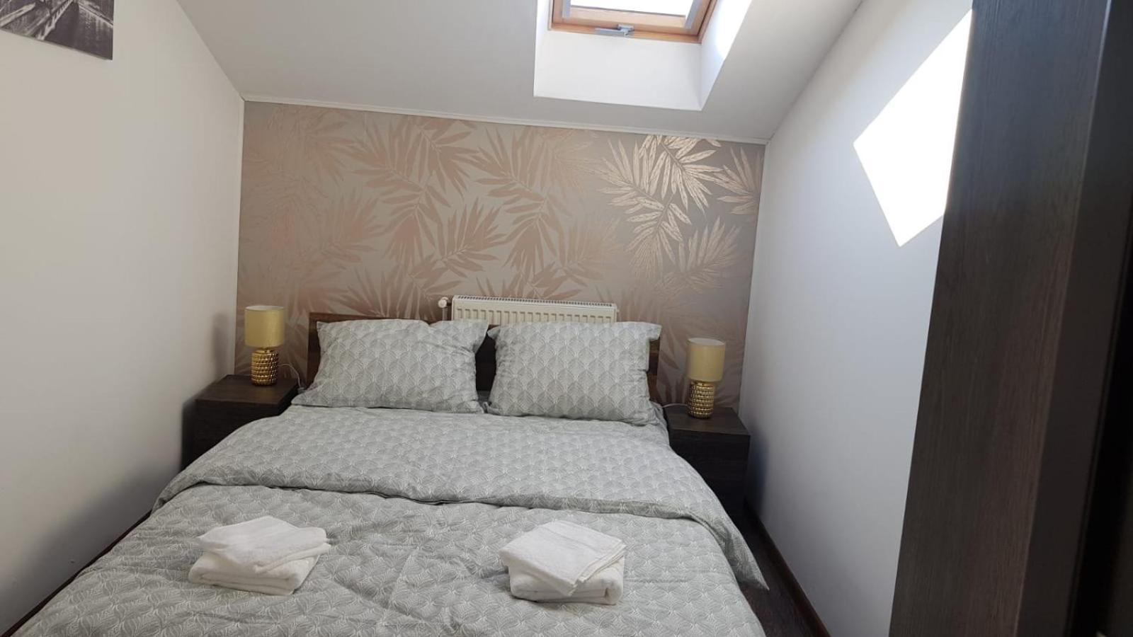 Cosy 2 Bedroom Apartment In New Town Braşov Extérieur photo