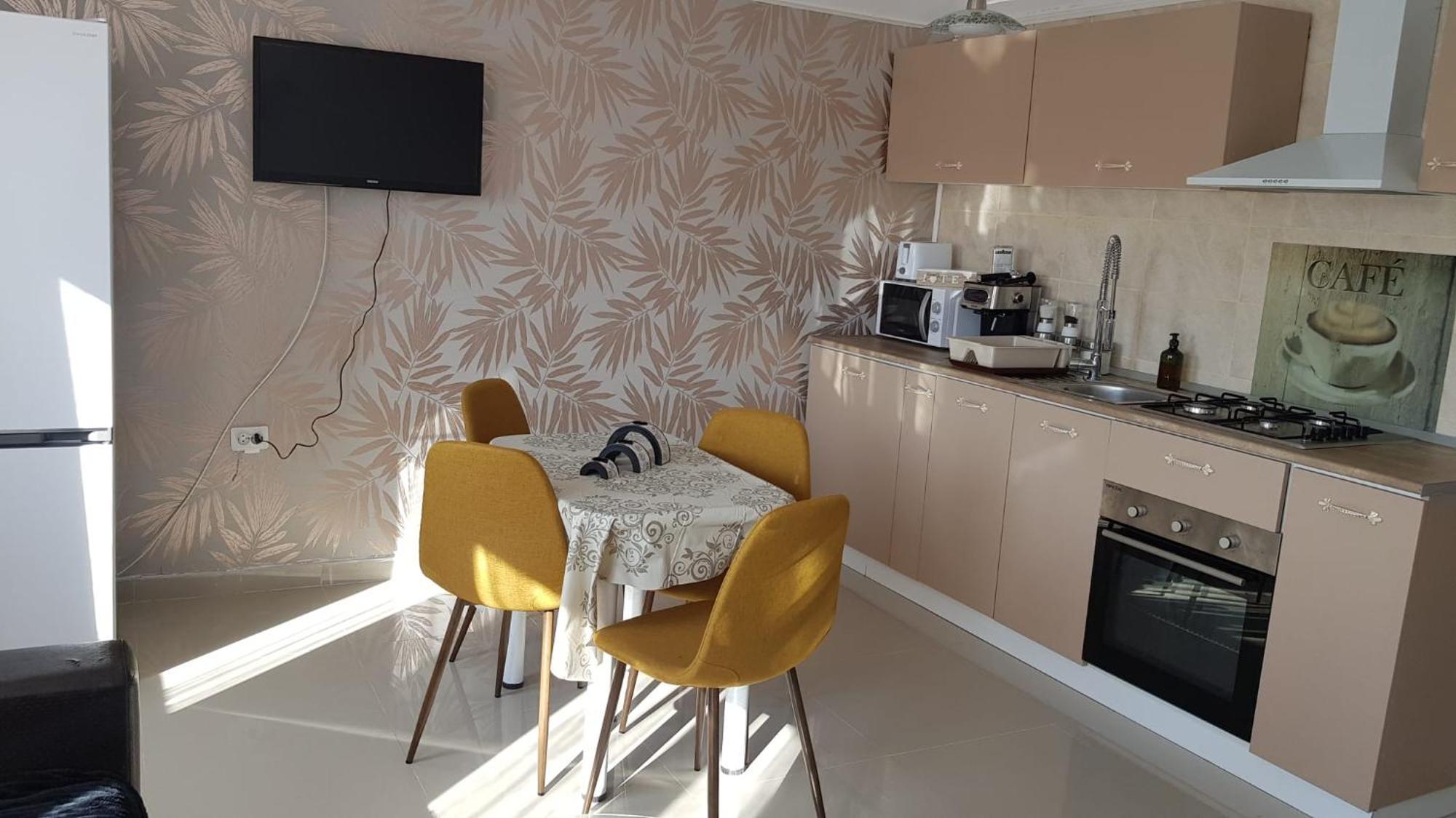 Cosy 2 Bedroom Apartment In New Town Braşov Extérieur photo